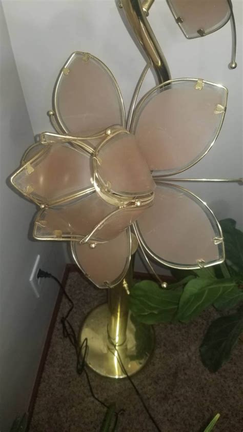 A spectacular Vintage Hollywood Regency Pink Glass Lotus Flower Floor Lamp. . Hollywood regency lotus lamp